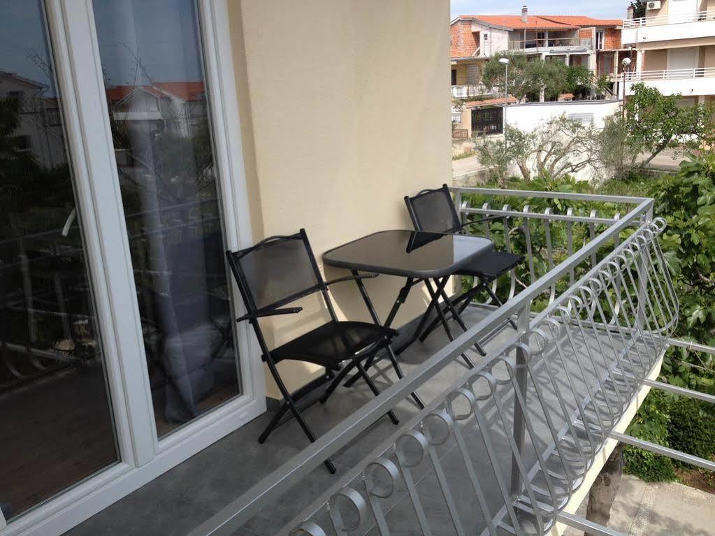 Apartment Udovicic Vodice Esterno foto